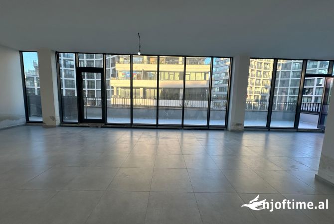 Ambient biznesi me qera 3+1 ne Tirane - 1,500 Euro