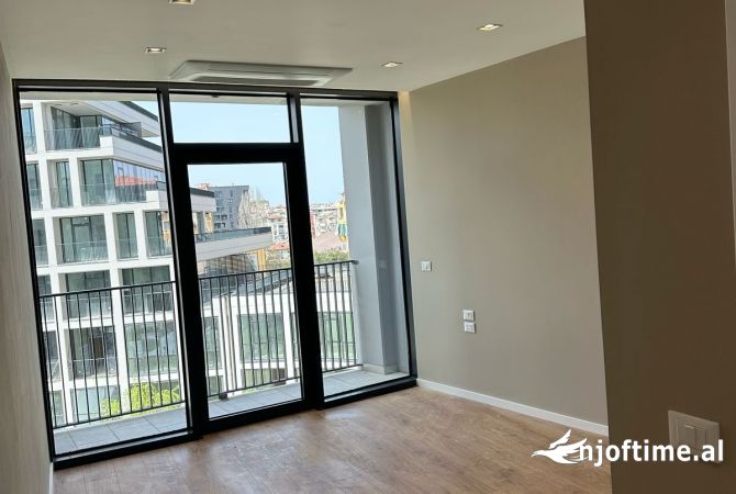 Ambient biznesi me qera 3+1 ne Tirane - 1,300 Euro