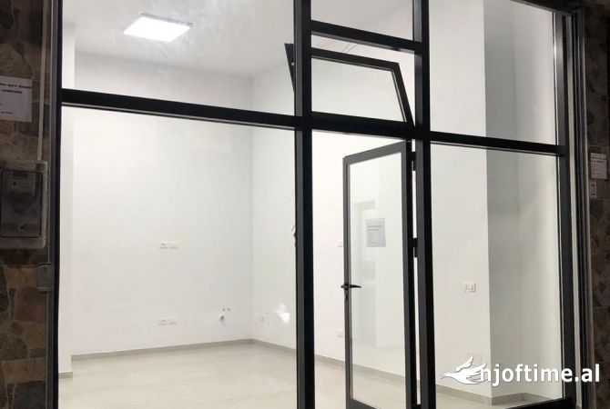 Ambient biznesi me qera 3+1 ne Tirane - 550 Euro