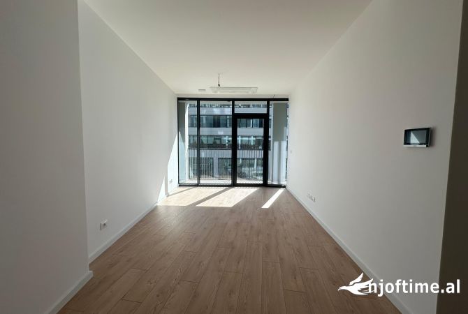 Ambient biznesi me qera 3+1 ne Tirane - 1,000 Euro