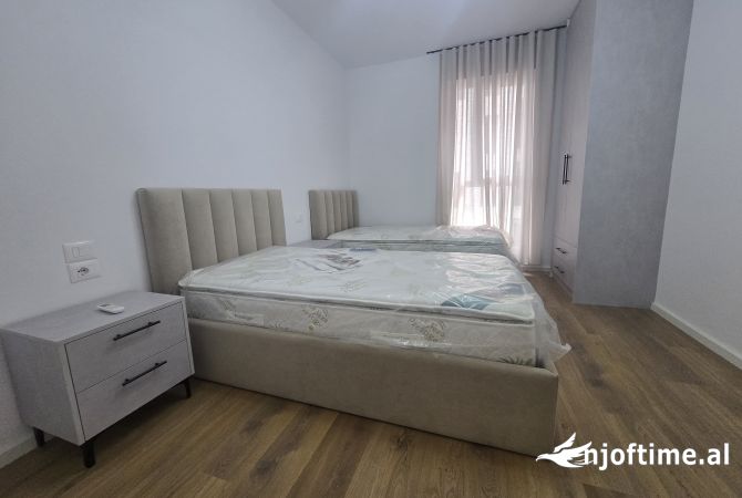 Shtepi me qera Apartament ne Tirane, 2+1, Mobilimi E mobiluar, Pagesa 750  Euro.