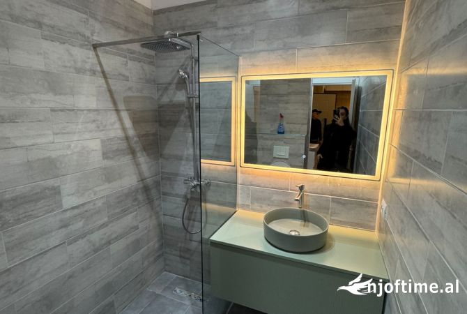 Shtepi me qera Apartament ne Tirane, 1+1, Mobilimi E mobiluar, Pagesa 500  Euro.