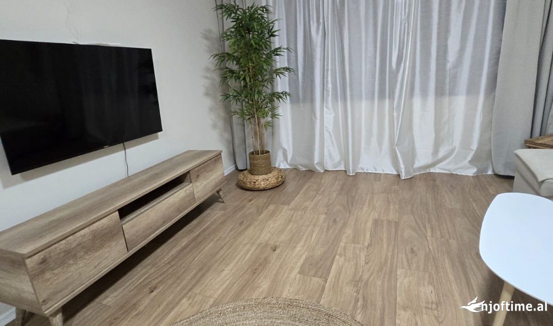 Shtepi me qera Apartament ne Tirane, 1+1, Mobilimi E mobiluar, Pagesa 900  Euro.