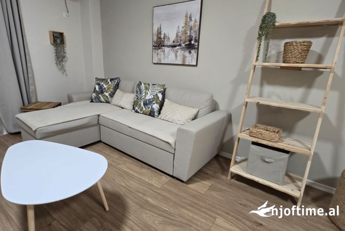 Shtepi me qera Apartament ne Tirane, 1+1, Mobilimi E mobiluar, Pagesa 900  Euro.
