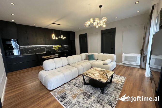 Shtepi me qera 3+1 ne Tirane - 2,300 Euro