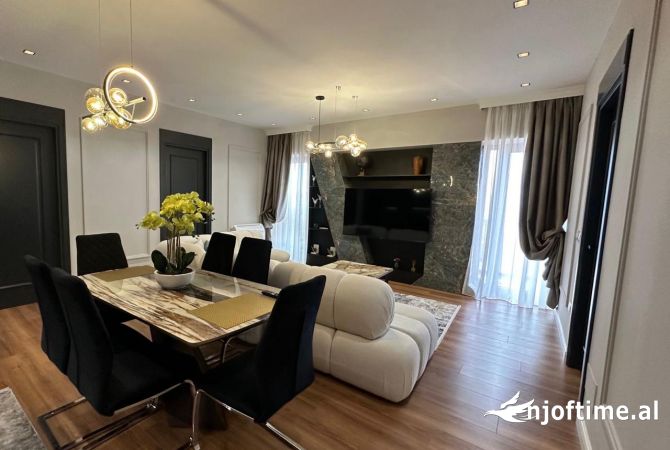 Shtepi me qera 3+1 ne Tirane - 2,300 Euro