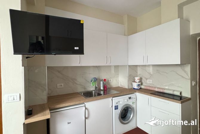 Shtepi me qera Apartament ne Tirane, Garsoniere, Mobilimi E mobiluar, Pagesa 300  Euro.