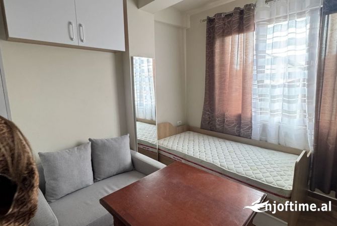Shtepi me qera Garsoniere ne Tirane - 300 Euro