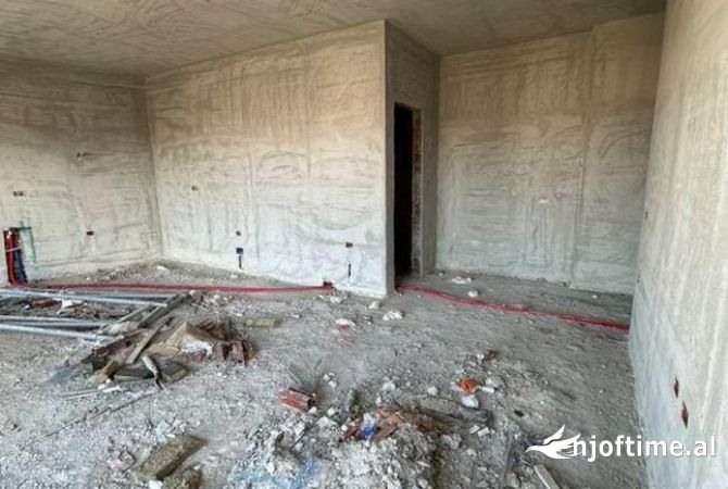 Shtepi ne shitje Apartament ne Tirane, 2+1, Mobilimi Bosh, pa mobiluar, Pagesa 165,000  Euro.