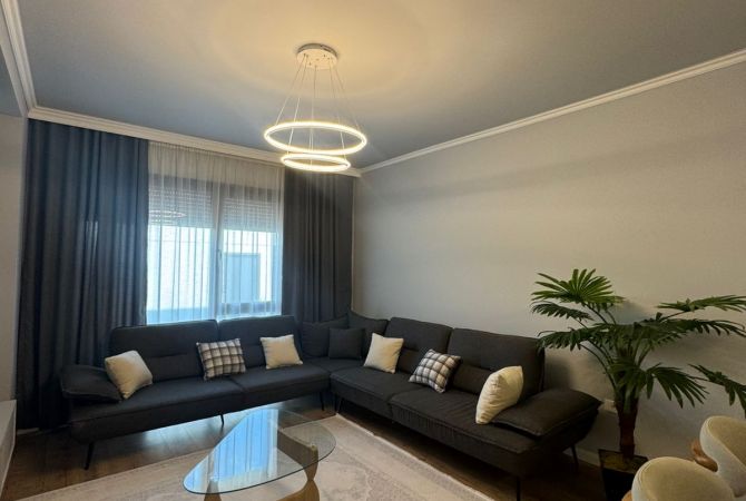 Shtepi me qera 2+1 ne Tirane - 1,500 Euro