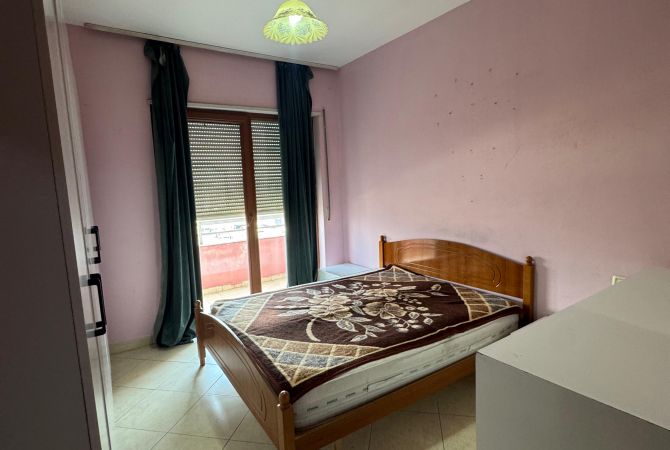 Shtepi ne shitje Apartament ne Tirane, 2+1, Mobilimi E mobiluar, Pagesa 115,000  Euro.