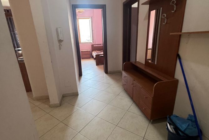 Shtepi ne shitje Apartament ne Tirane, 2+1, Mobilimi E mobiluar, Pagesa 115,000  Euro.
