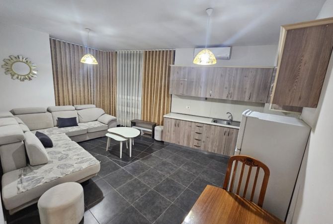 Shtepi me qera 2+1 ne Tirane - 400 Euro