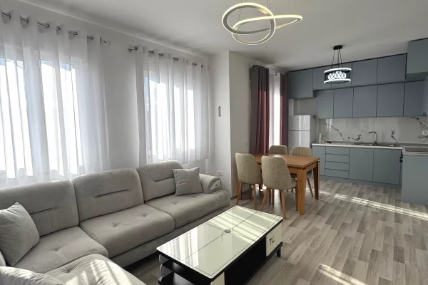 Shtepi me qera 2+1 ne Tirane - 500 Euro