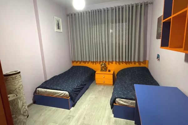 Shtepi me qera 2+1 ne Tirane - 450 Euro