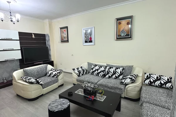 Shtepi me qera 2+1 ne Tirane - 450 Euro