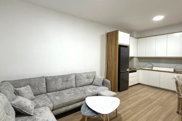 Jepet per qera apartament 2+1 600 euro me parkim Astir