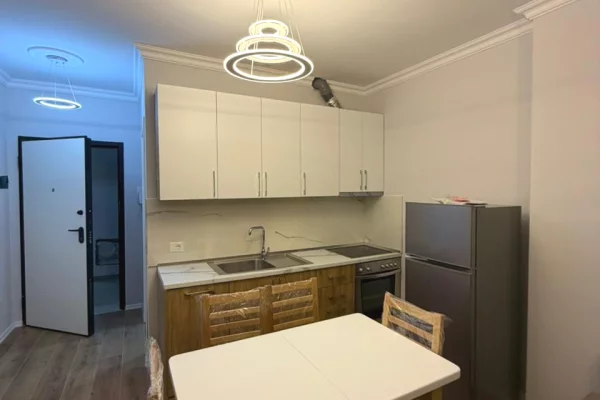 Shtepi me qera Garsoniere ne Tirane - 400 Euro