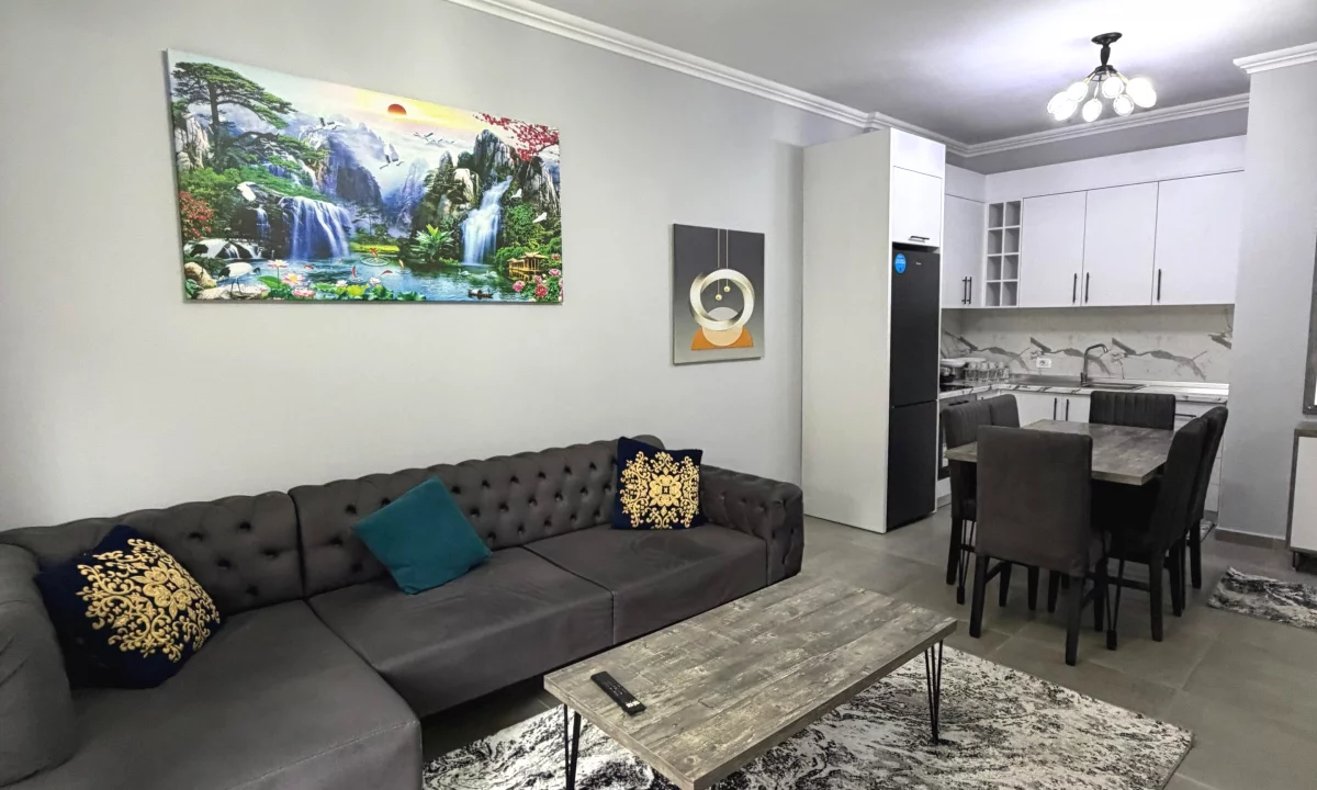Shtepi me qera Apartament ne Tirane, 2+1, Mobilimi E mobiluar, Pagesa 550  Euro.
