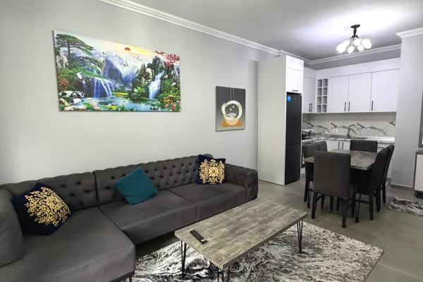 Shtepi me qera 2+1 ne Tirane - 550 Euro