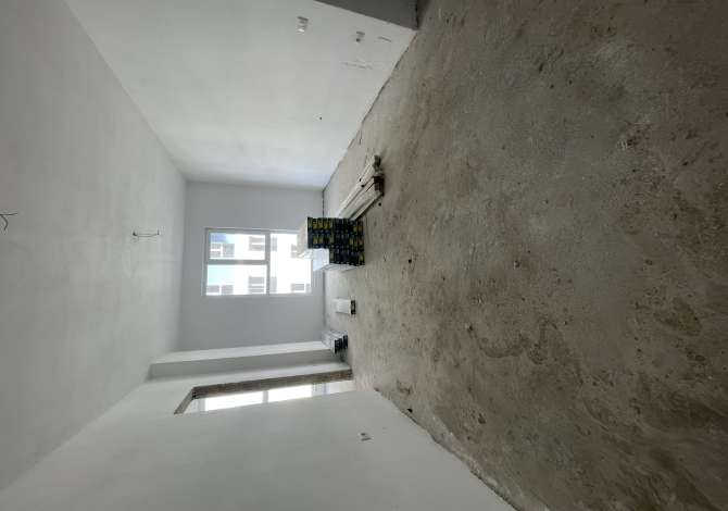 Shtepi ne shitje Apartament ne Tirane, 3+1, Mobilimi Bosh, pa mobiluar, Pagesa 115,000  Euro.