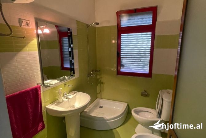 Shtepi ne shitje Apartament ne Tirane, 2+1, Mobilimi E mobiluar, Pagesa 107,000  Euro.