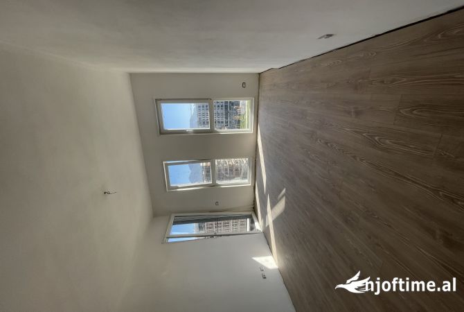 Shtepi ne shitje Apartament ne Tirane, 2+1, Mobilimi Bosh, pa mobiluar, Pagesa 101,500  Euro.