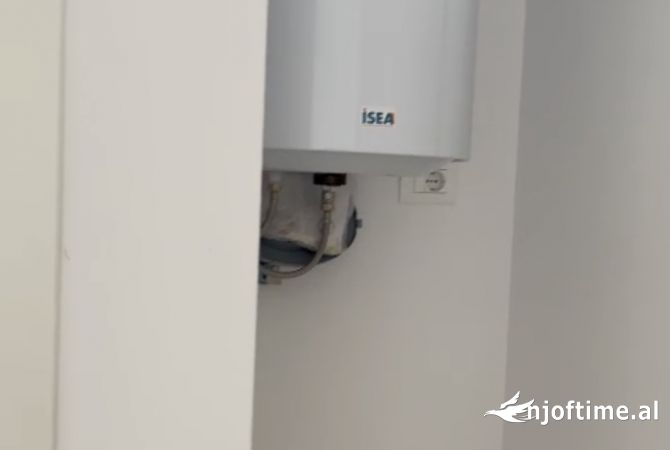 Shtepi ne shitje Apartament ne Tirane, 1+1, Mobilimi Bosh, pa mobiluar, Pagesa 53,500  Euro.