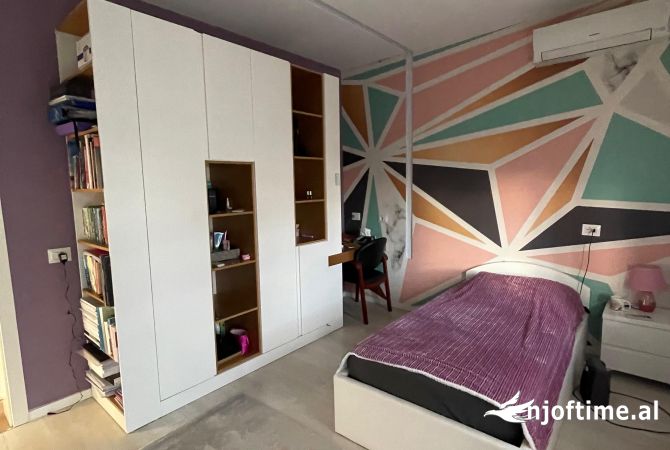 Shtepi ne shitje Shtepi Private ne Tirane, 2+1, Mobilimi E mobiluar, Pagesa 295,000  Euro.