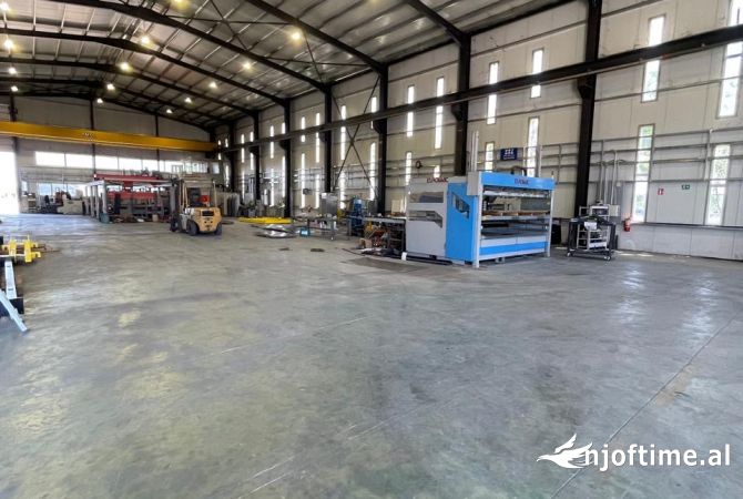 Ambient biznesi me qera 4+1 ne Tirane - 1,200 Euro