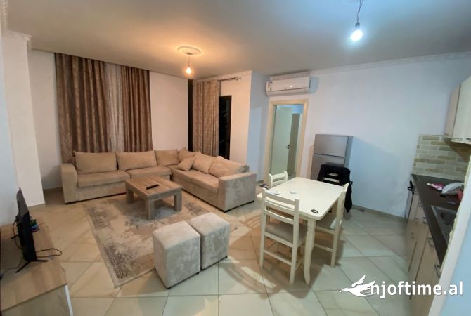 Shtepi me qera 2+1 ne Tirane - 450 Euro