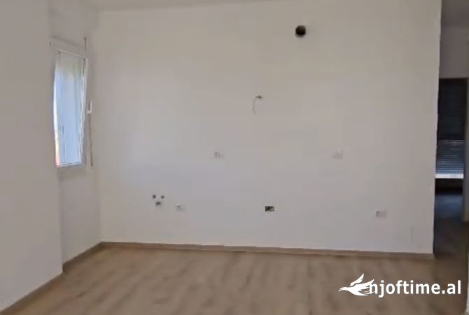 Shtepi ne shitje 2+1 ne Tirane - 184,000 Euro