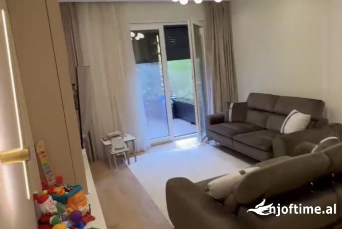 Shtepi ne shitje 2+1 ne Tirane - 300,000 Euro