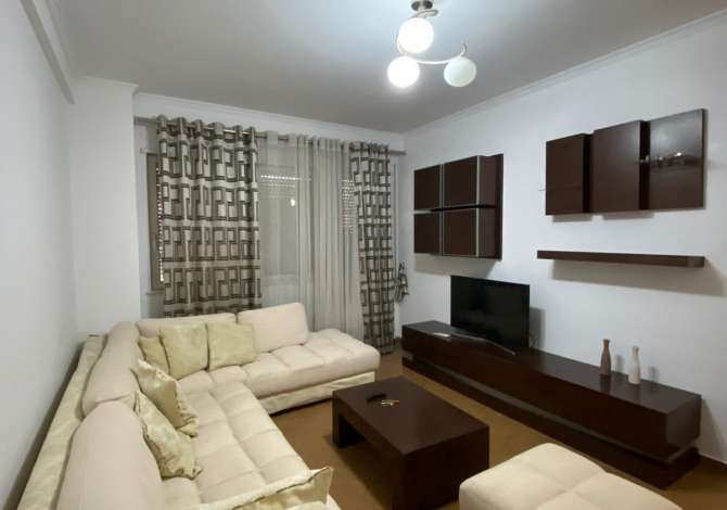 Jap shtepi ish parku