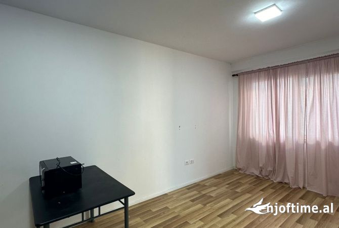 Shtepi me qera 2+1 ne Tirane - 400 Euro
