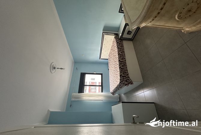 Shtepi me qera Apartament ne Tirane, 2+1, Mobilimi E mobiluar, Pagesa 450  Euro.