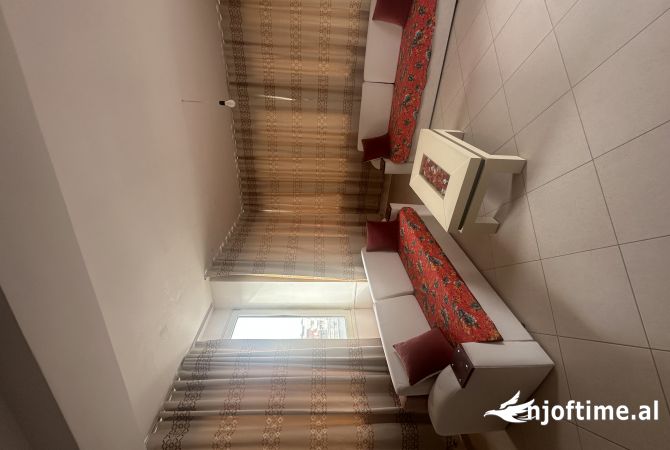 Shtepi me qera 2+1 ne Tirane - 400 Euro