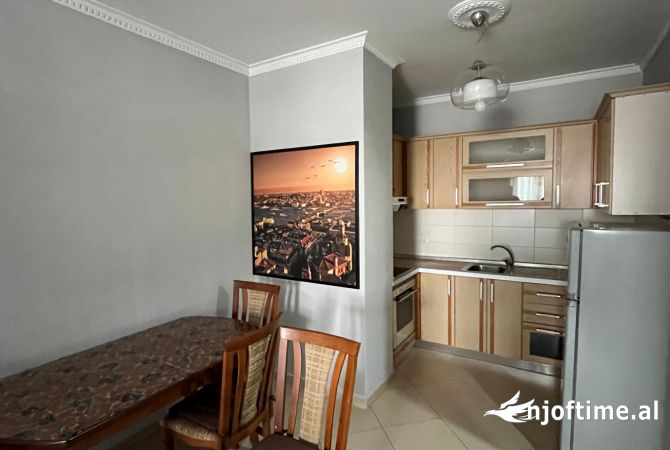 Shtepi me qera 2+1 ne Tirane - 450 Euro