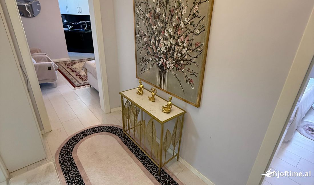 Shtepi ne shitje Apartament ne Tirane, 2+1, Mobilimi E mobiluar, Pagesa 205,000  Euro.