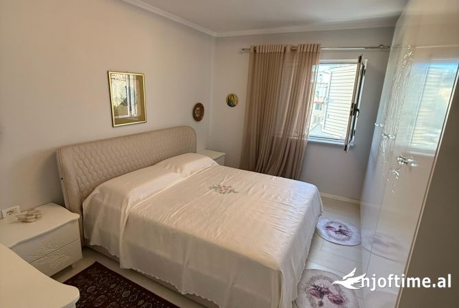 Shtepi ne shitje Apartament ne Tirane, 2+1, Mobilimi E mobiluar, Pagesa 205,000  Euro.