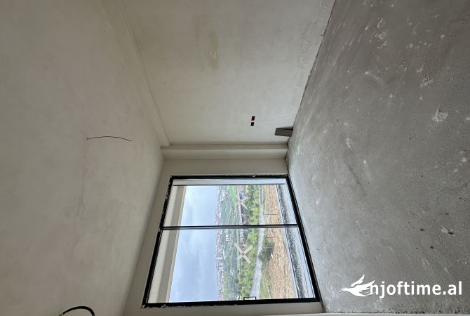 Shtepi ne shitje Duplex(shtepi me 2 kate) ne Tirane, 2+1, Mobilimi Bosh, pa mobiluar, Pagesa 295,000  Euro.