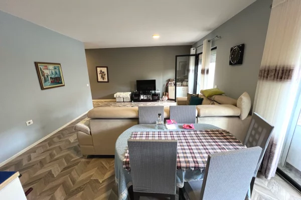 Shtepi ne shitje Apartament ne Tirane, 2+1, Mobilimi E mobiluar, Pagesa 188,000  Euro.