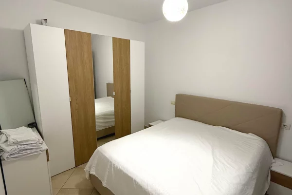 Shtepi me qera 2+1 ne Tirane - 550 Euro