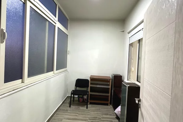 Shtepi me qera Apartament ne Tirane, 2+1, Mobilimi E mobiluar, Pagesa 500  Euro.