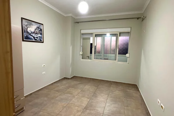 Shtepi me qera Apartament ne Tirane, 2+1, Mobilimi E mobiluar, Pagesa 500  Euro.