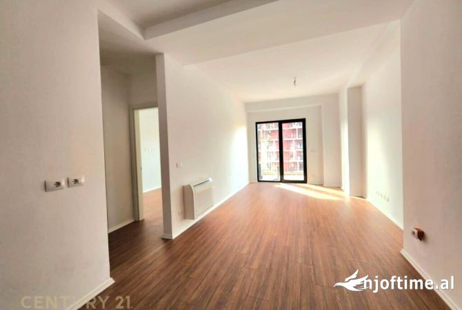 Ambient biznesi me qera 3+1 ne Tirane - 710 Euro