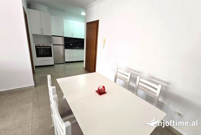 Shtepi me qera 3+1 ne Tirane - 700 Euro