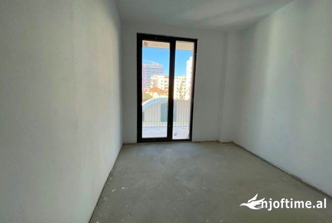 Ambient biznesi me qera 3+1 ne Tirane - 1,700 Euro