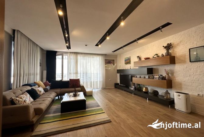 Shtepi me qera 3+1 ne Tirane - 1,300 Euro