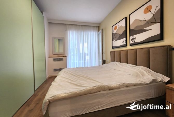 Shtepi me qera Apartament ne Tirane, 2+1, Mobilimi E mobiluar, Pagesa 1,000  Euro.